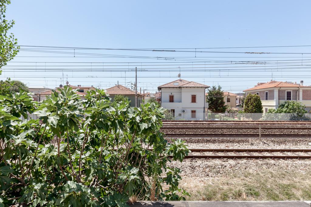 Hotel Chiar Di Luna Senigallia Exterior photo