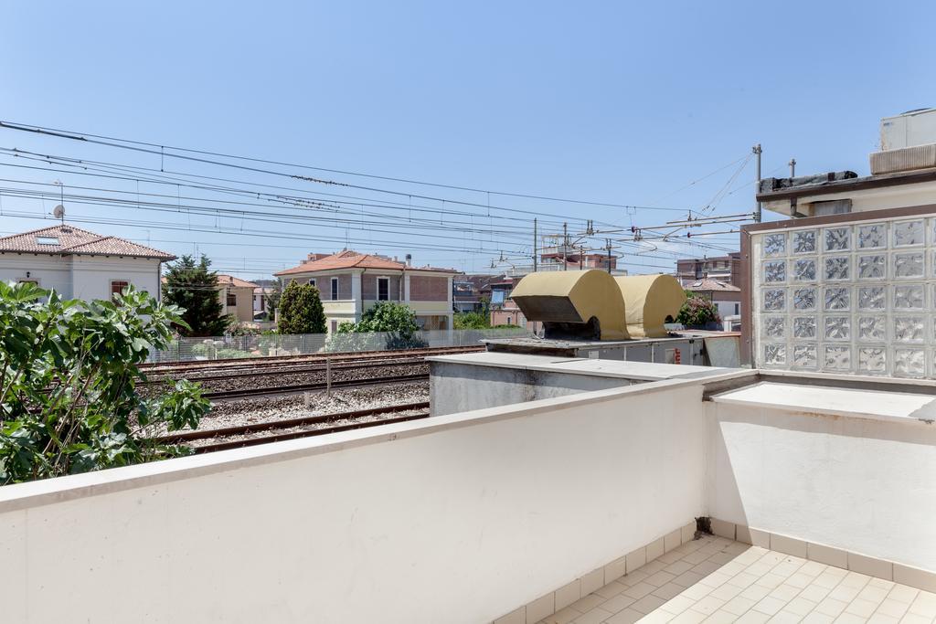 Hotel Chiar Di Luna Senigallia Exterior photo