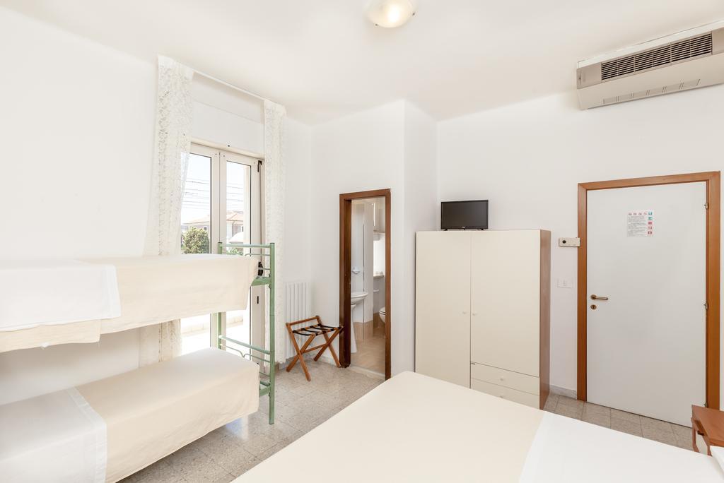 Hotel Chiar Di Luna Senigallia Exterior photo
