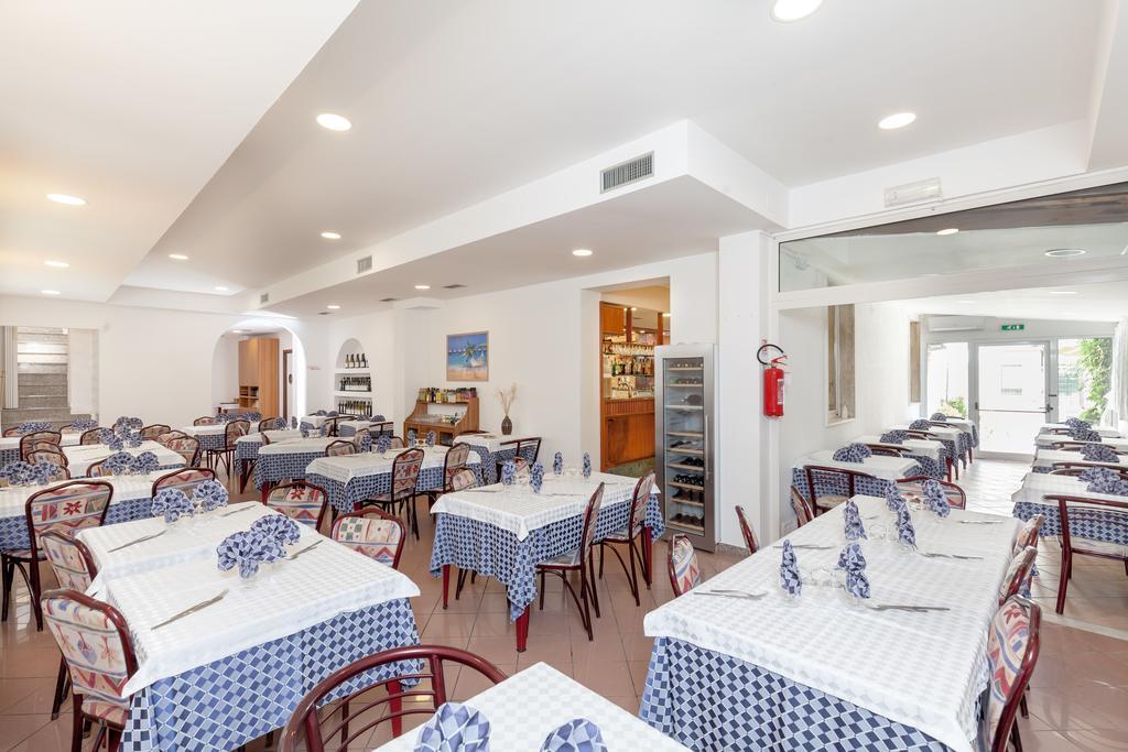 Hotel Chiar Di Luna Senigallia Exterior photo