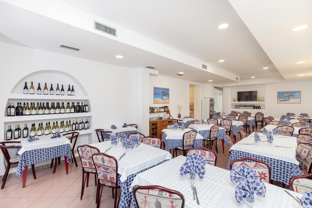 Hotel Chiar Di Luna Senigallia Exterior photo