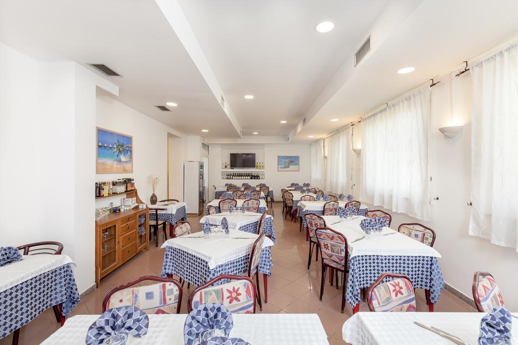 Hotel Chiar Di Luna Senigallia Exterior photo