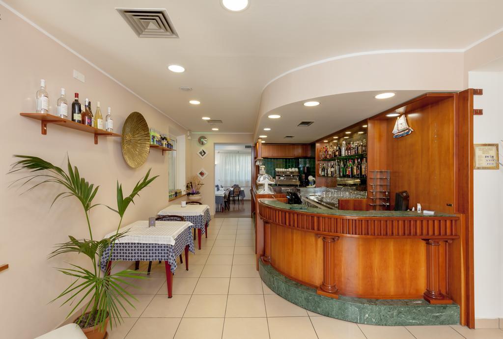 Hotel Chiar Di Luna Senigallia Exterior photo