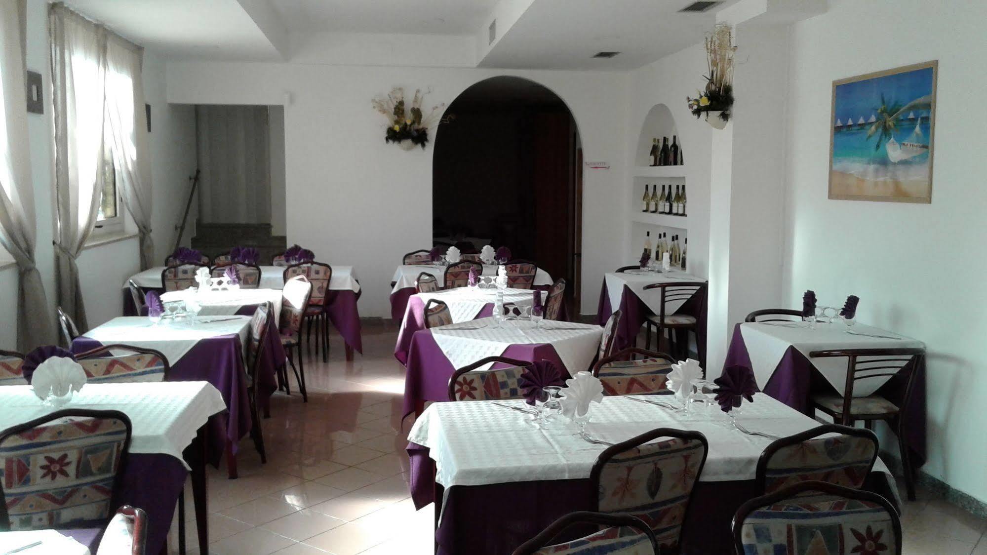 Hotel Chiar Di Luna Senigallia Exterior photo