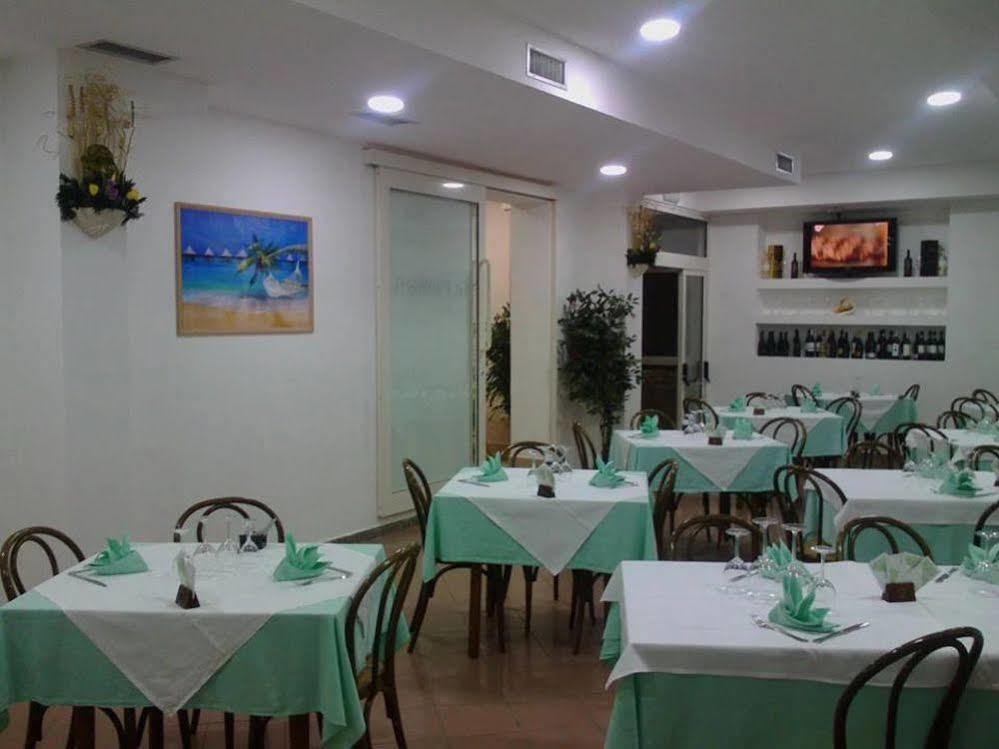 Hotel Chiar Di Luna Senigallia Exterior photo